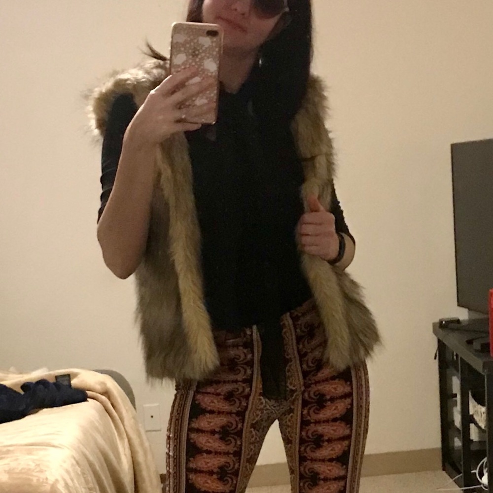Kenar faux fur vest - Picture 4 of 9